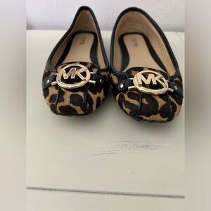 Michael Kors flats leopard shoes size 7.5M